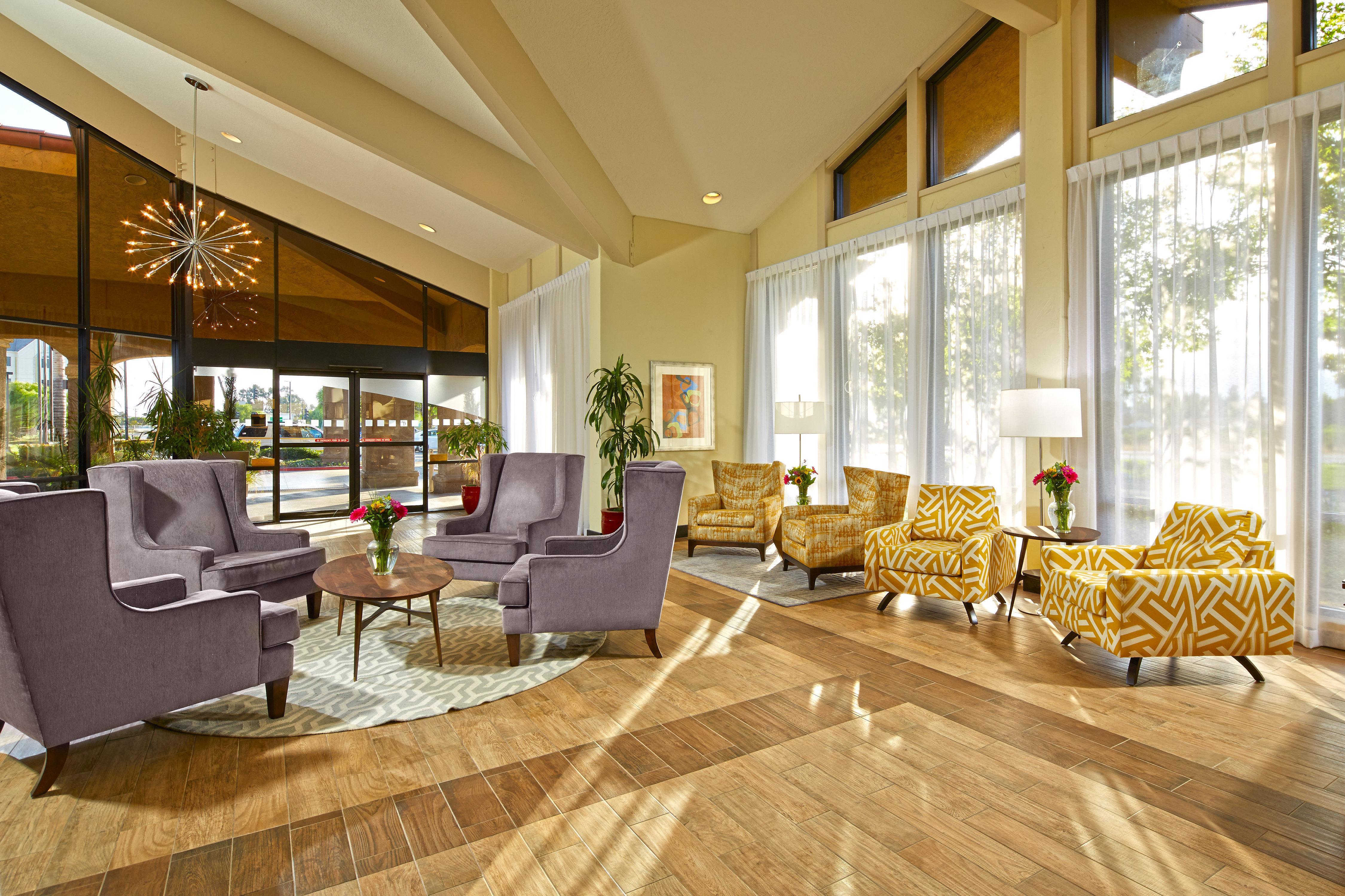 Holiday Inn & Suites Santa Maria By Ihg Exteriör bild