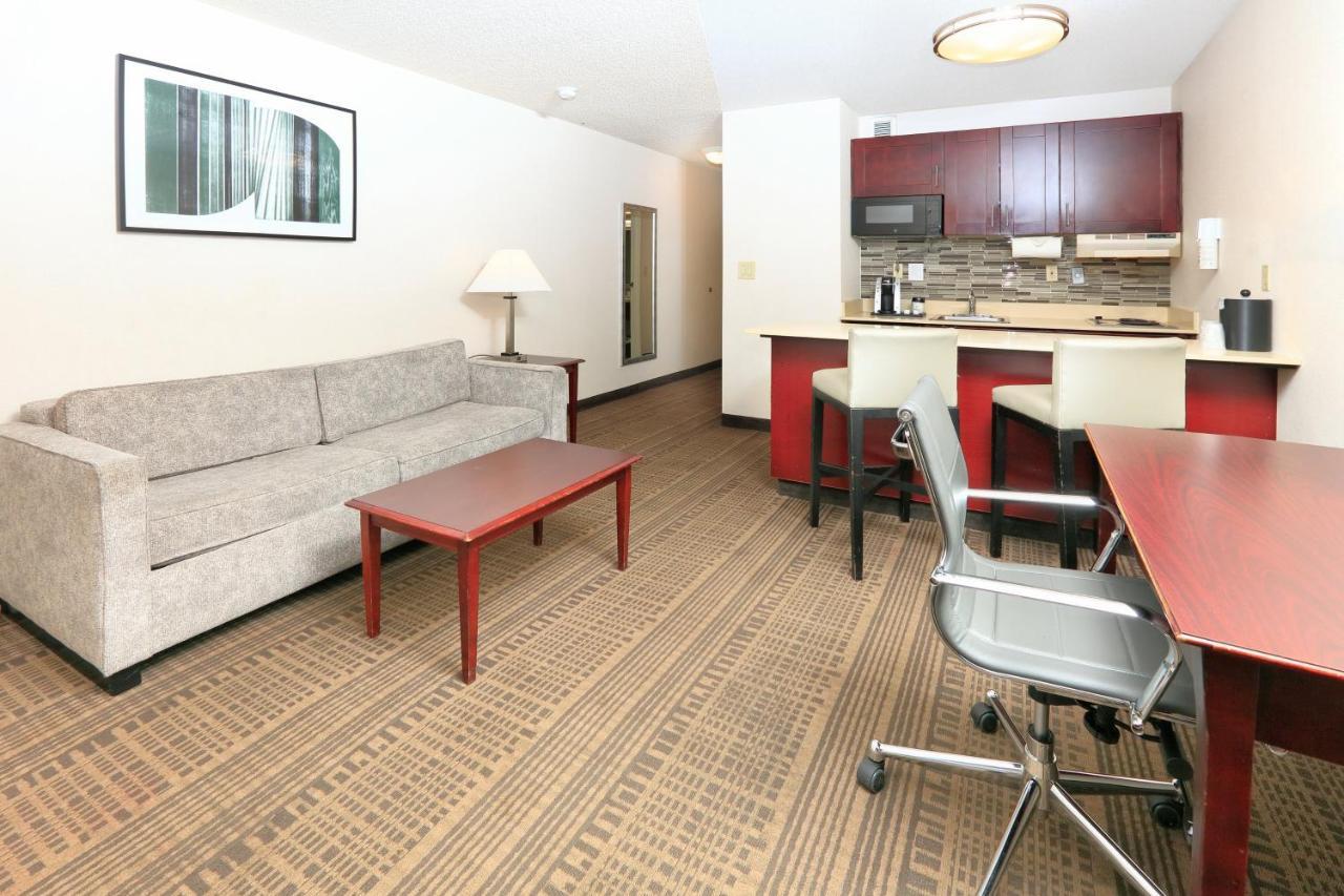 Holiday Inn & Suites Santa Maria By Ihg Exteriör bild