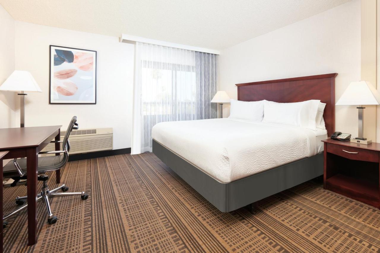 Holiday Inn & Suites Santa Maria By Ihg Exteriör bild