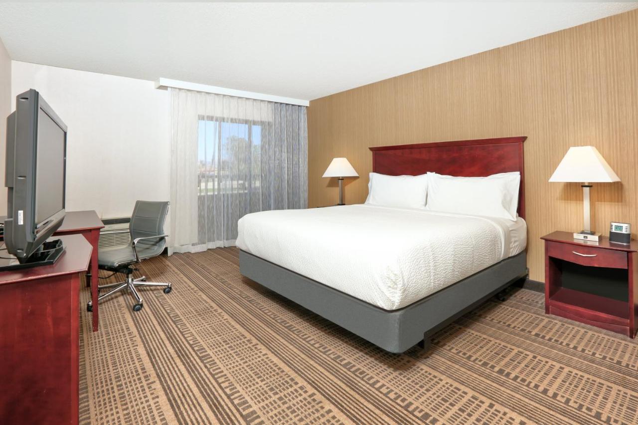 Holiday Inn & Suites Santa Maria By Ihg Exteriör bild