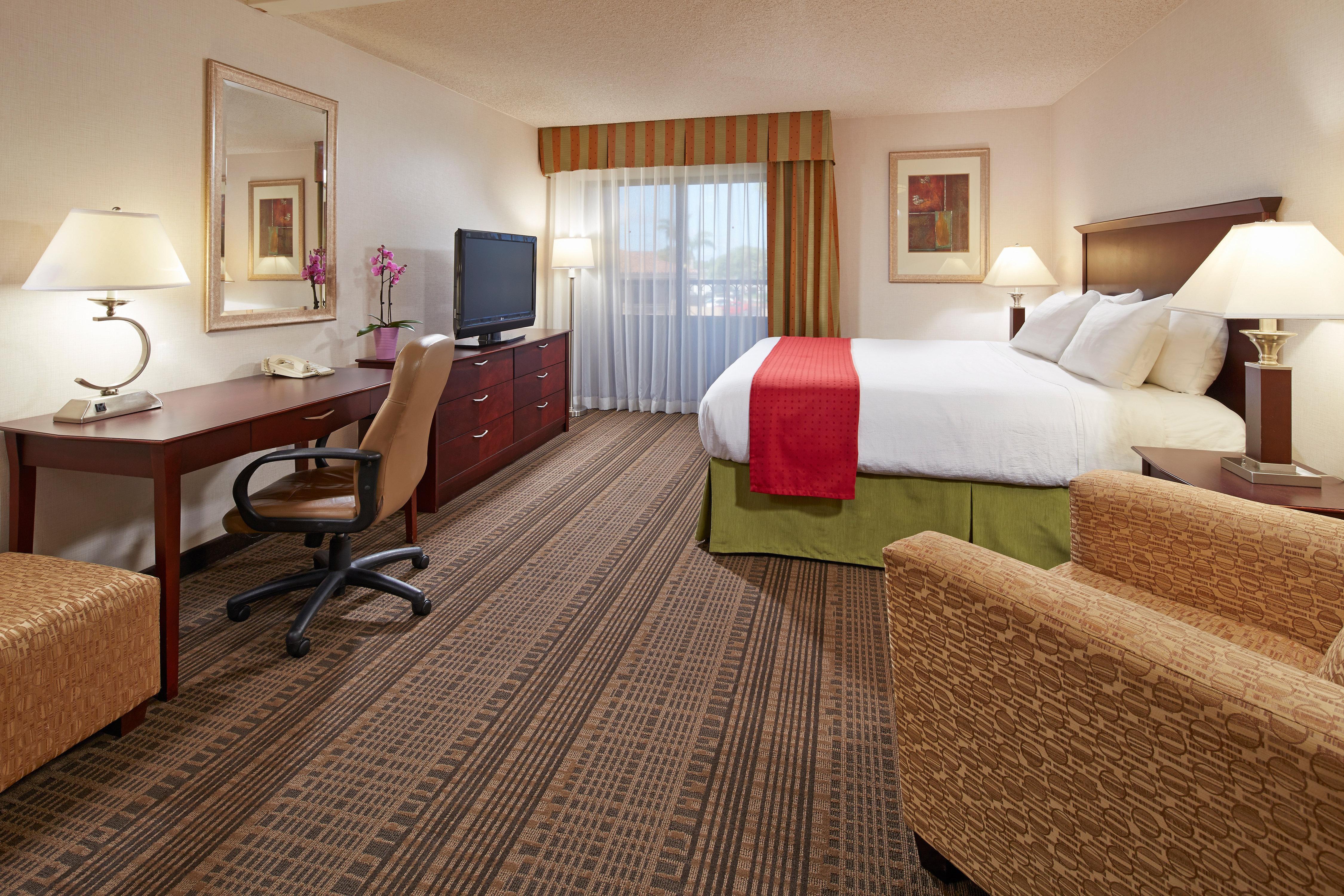 Holiday Inn & Suites Santa Maria By Ihg Exteriör bild